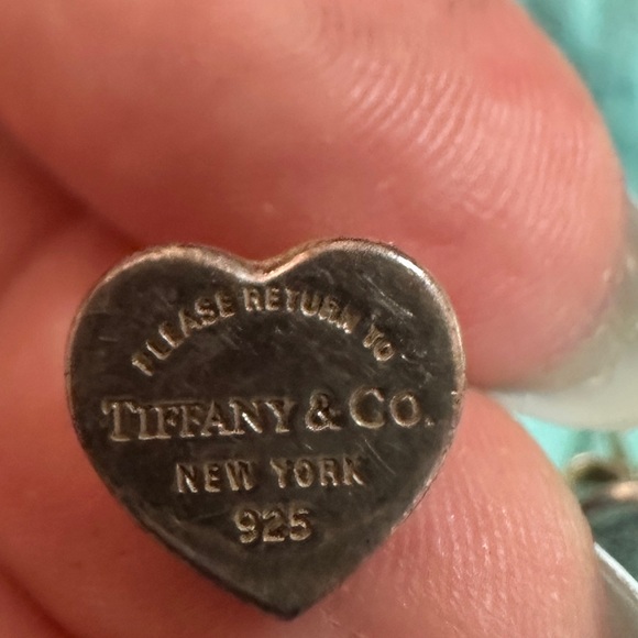 Tiffany Heart Tag Silver earrings - Picture 2 of 3